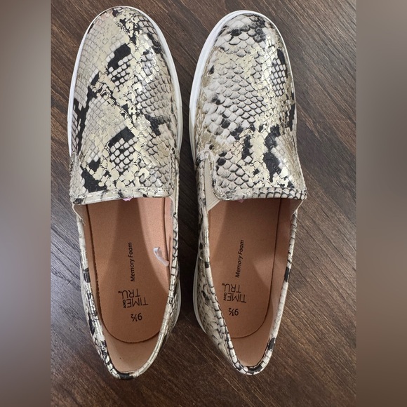 Time and Tru Python Pattern Loafers - Black and Cream - Picture 3 of 4